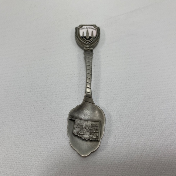 Set of Two Oklahoma State Souvenir Spoons Cowboy Hall of Fame Wagon Tulsa Pewter - Picture 8 of 12